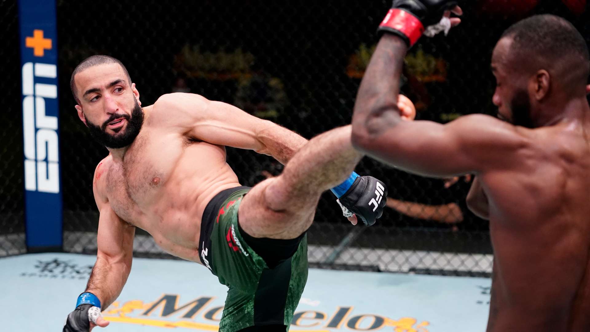 大赛中均有 大赛中均有